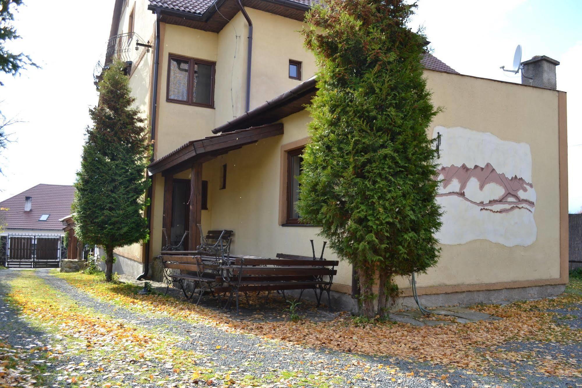 Apartmany Village Veľký Slavkov Exteriör bild