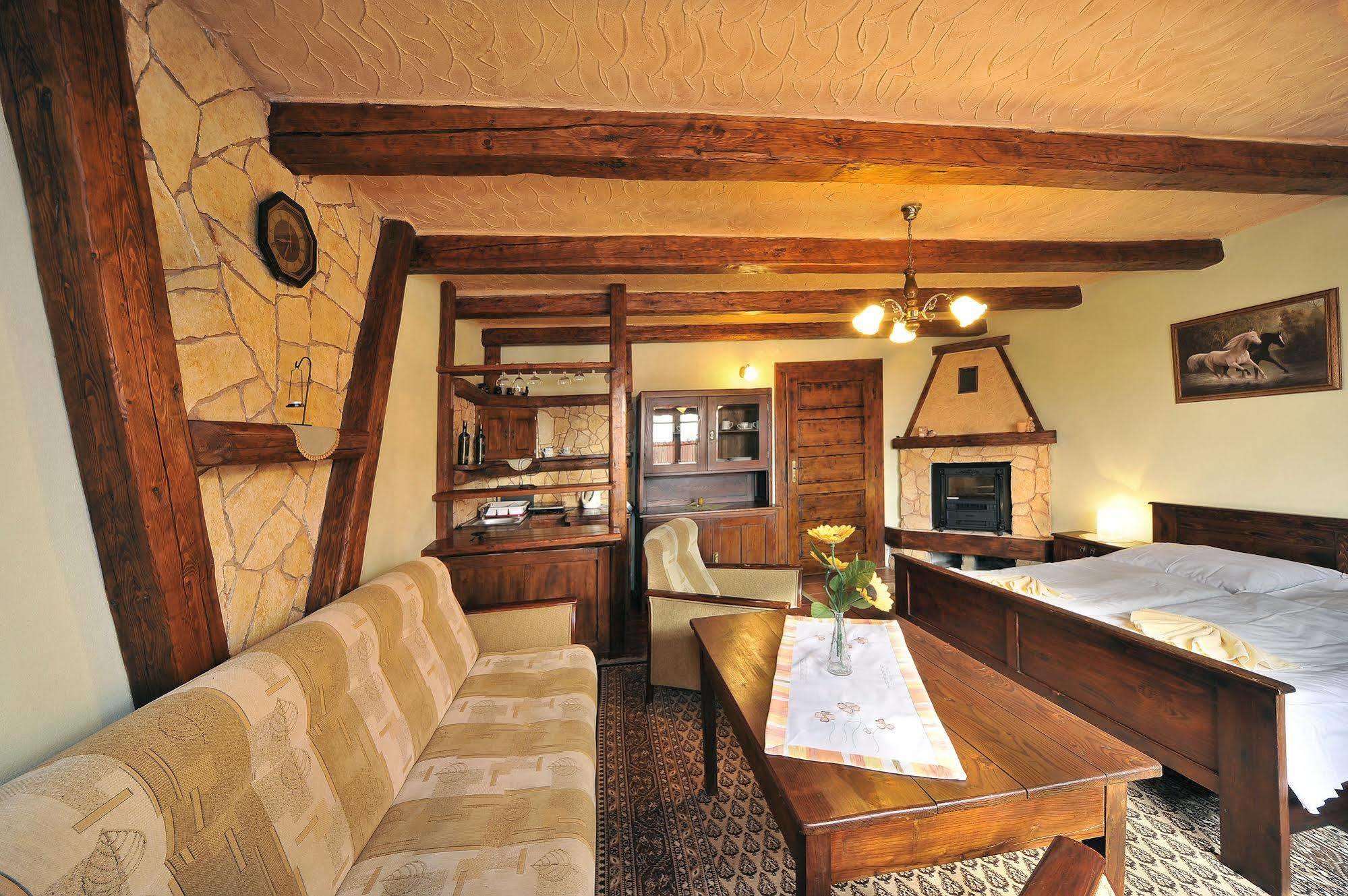 Apartmany Village Veľký Slavkov Exteriör bild