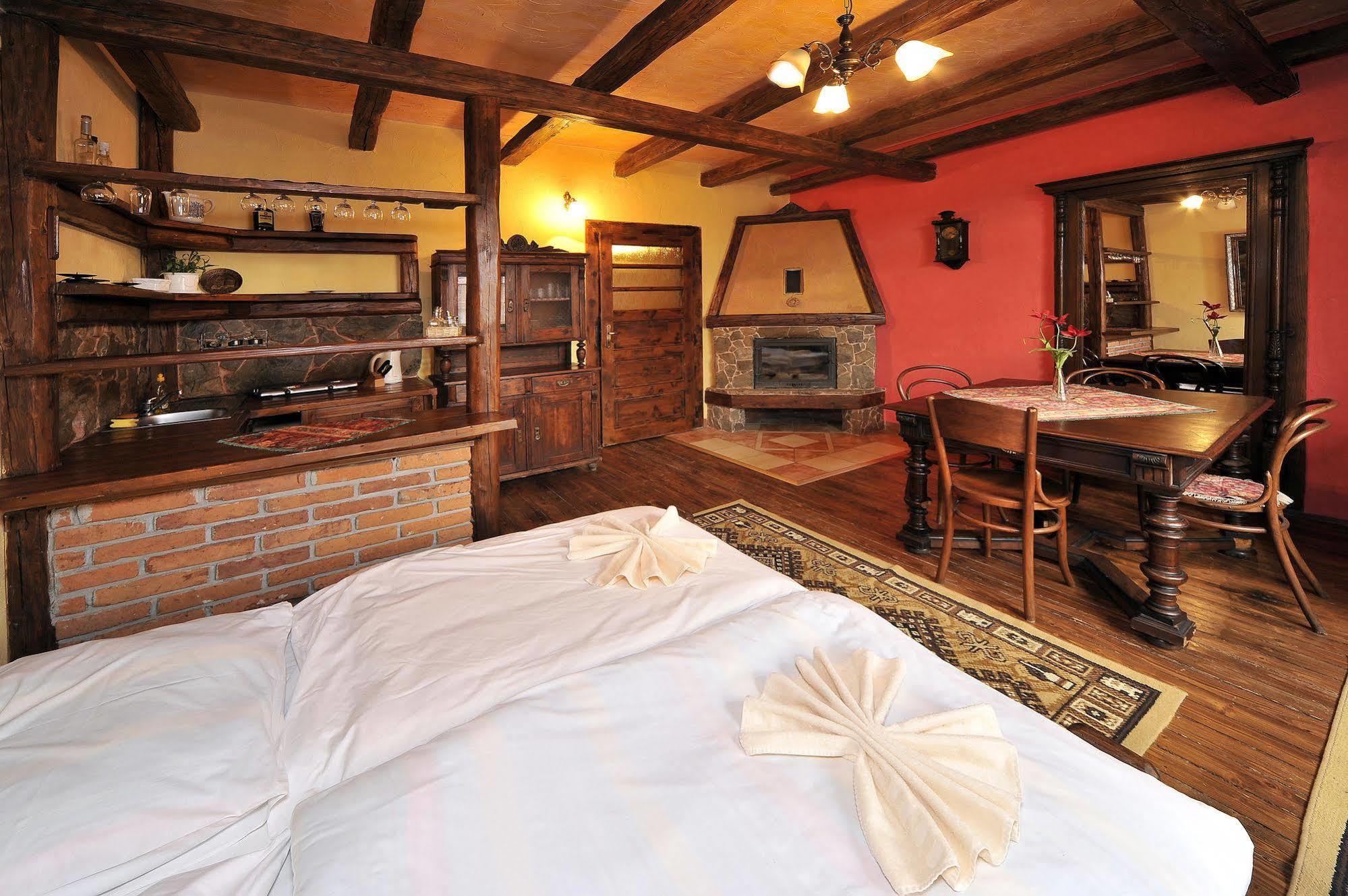 Apartmany Village Veľký Slavkov Exteriör bild